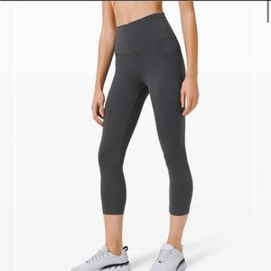 Lululemon Wunder Train Crop - 21 inch - size 6 - Like New